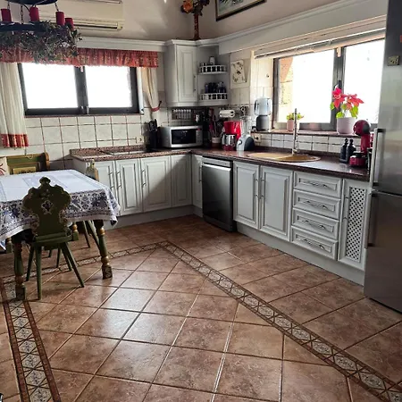 Villa Castillo Antonia Executive With Heated Pool *